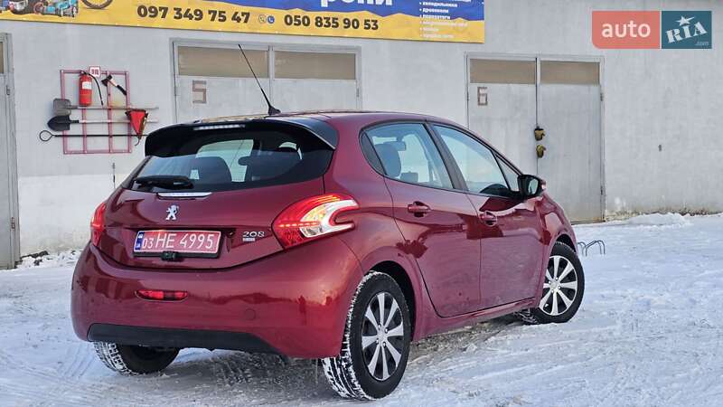 Хэтчбек Peugeot 208 2012 в Ивано-Франковске