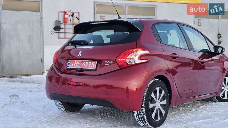 Хэтчбек Peugeot 208 2012 в Ивано-Франковске