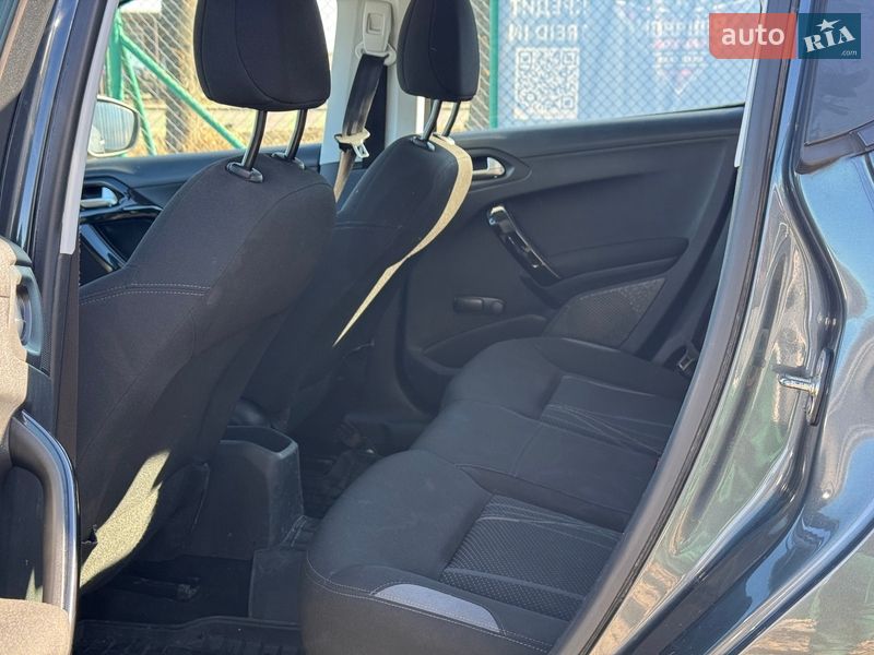 Хэтчбек Peugeot 208 2012 в Виннице