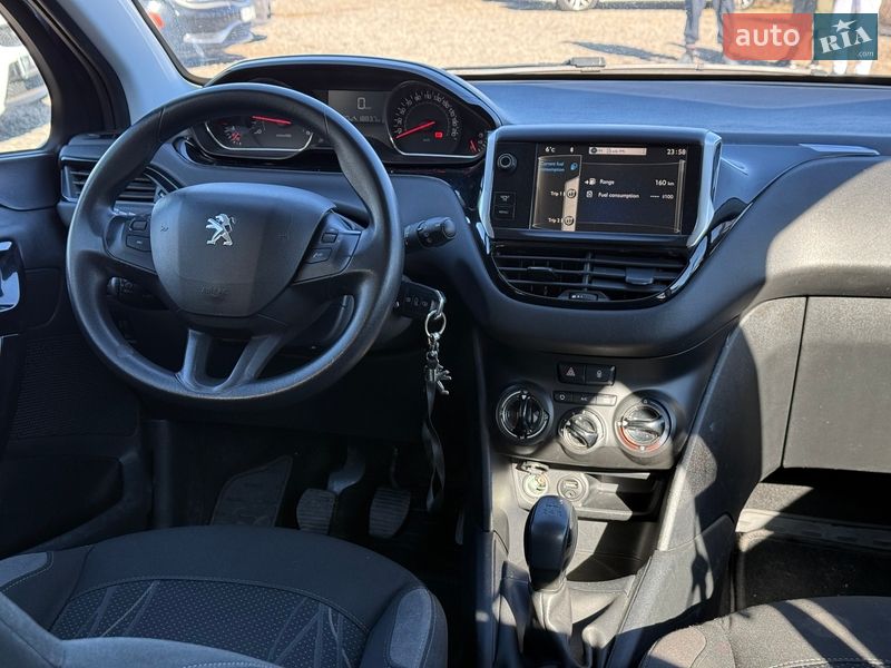Хэтчбек Peugeot 208 2012 в Виннице