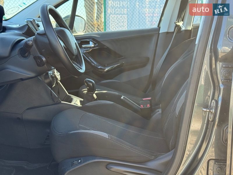 Хэтчбек Peugeot 208 2012 в Виннице