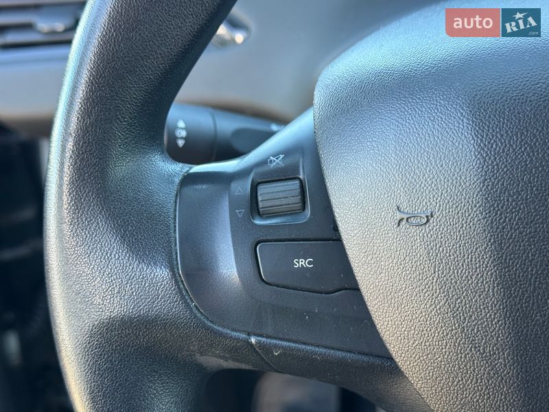 Хэтчбек Peugeot 208 2012 в Виннице