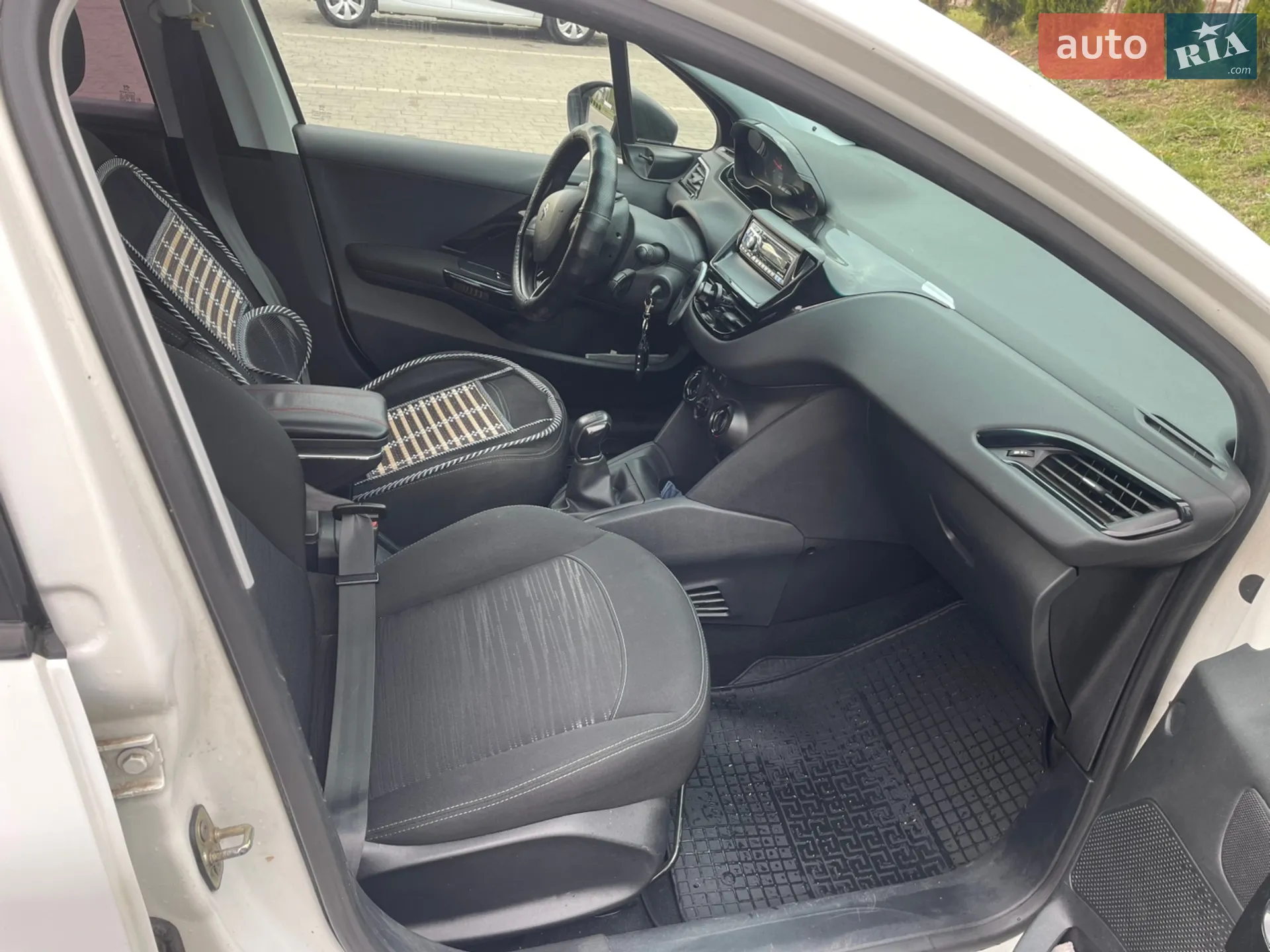 2013 Peugeot 208 - мініатюра 16