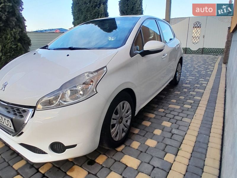 Хэтчбек Peugeot 208 2012 в Рогатине
