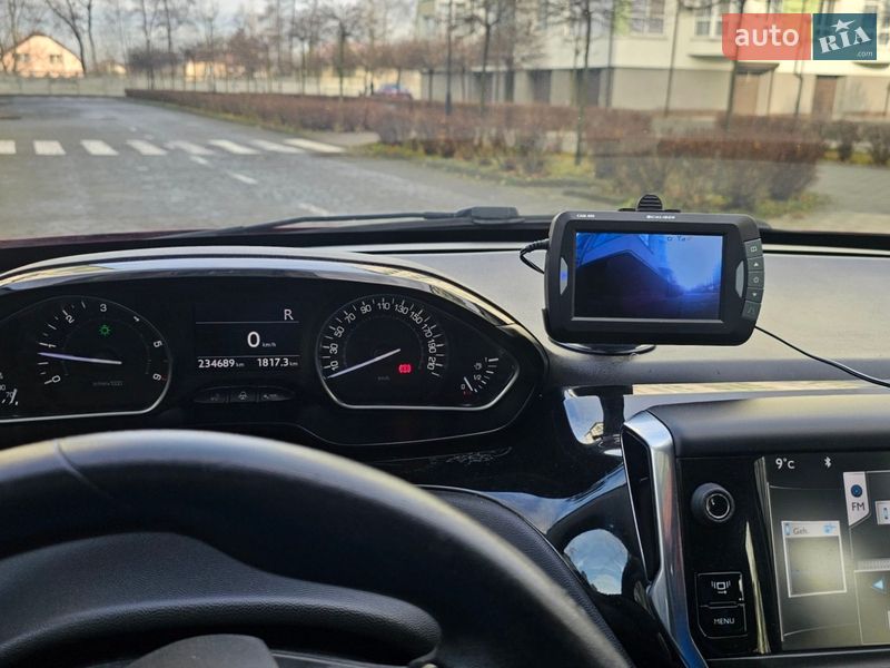 Хетчбек Peugeot 208 2012 в Івано-Франківську