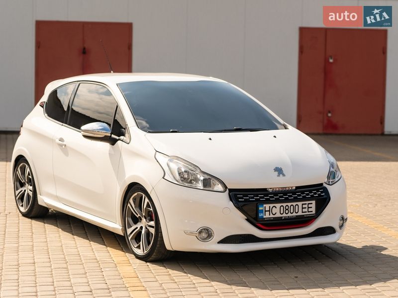 Хэтчбек Peugeot 208 2013 в Львове