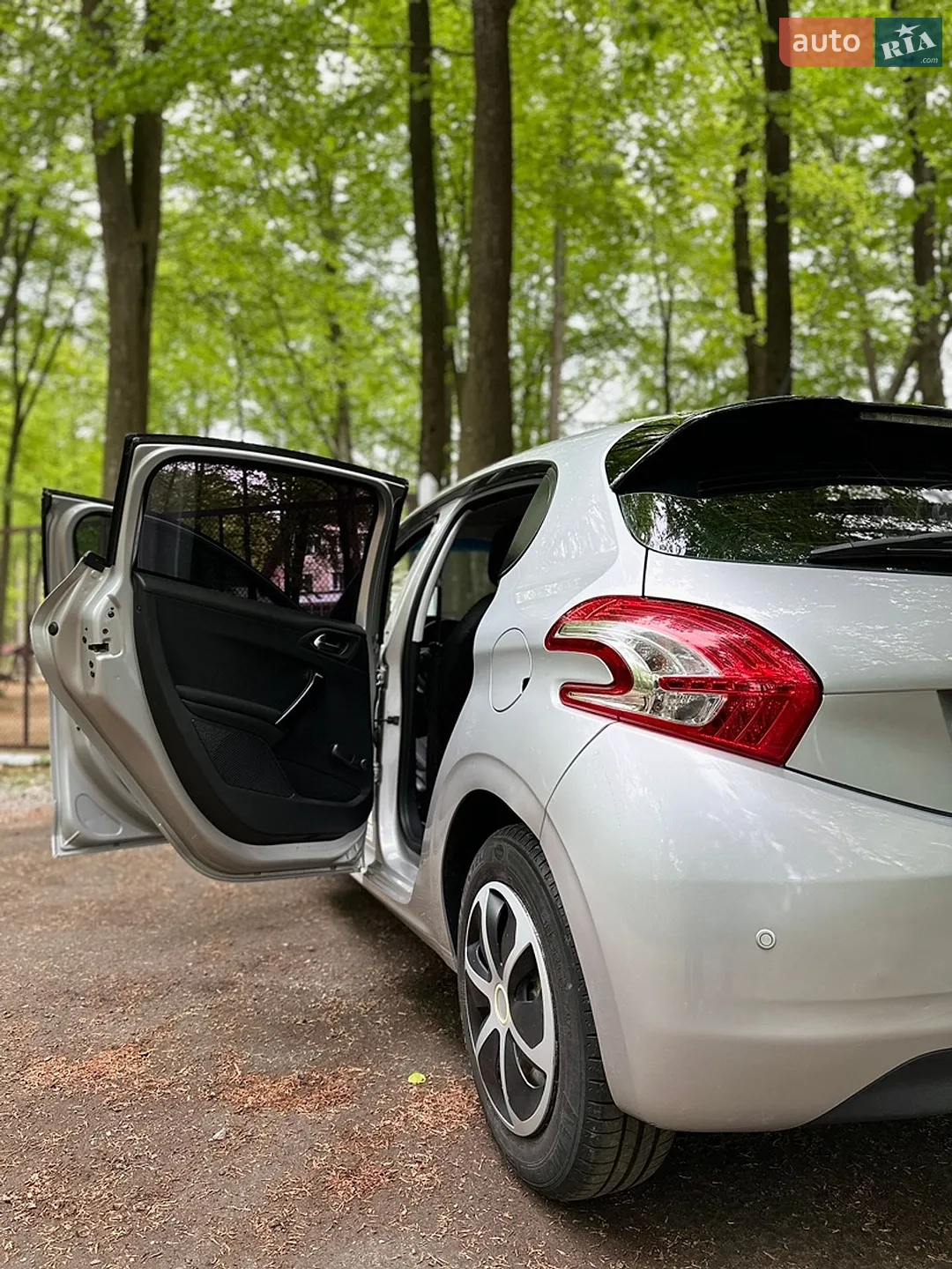 2014 Peugeot 208 - мініатюра 18