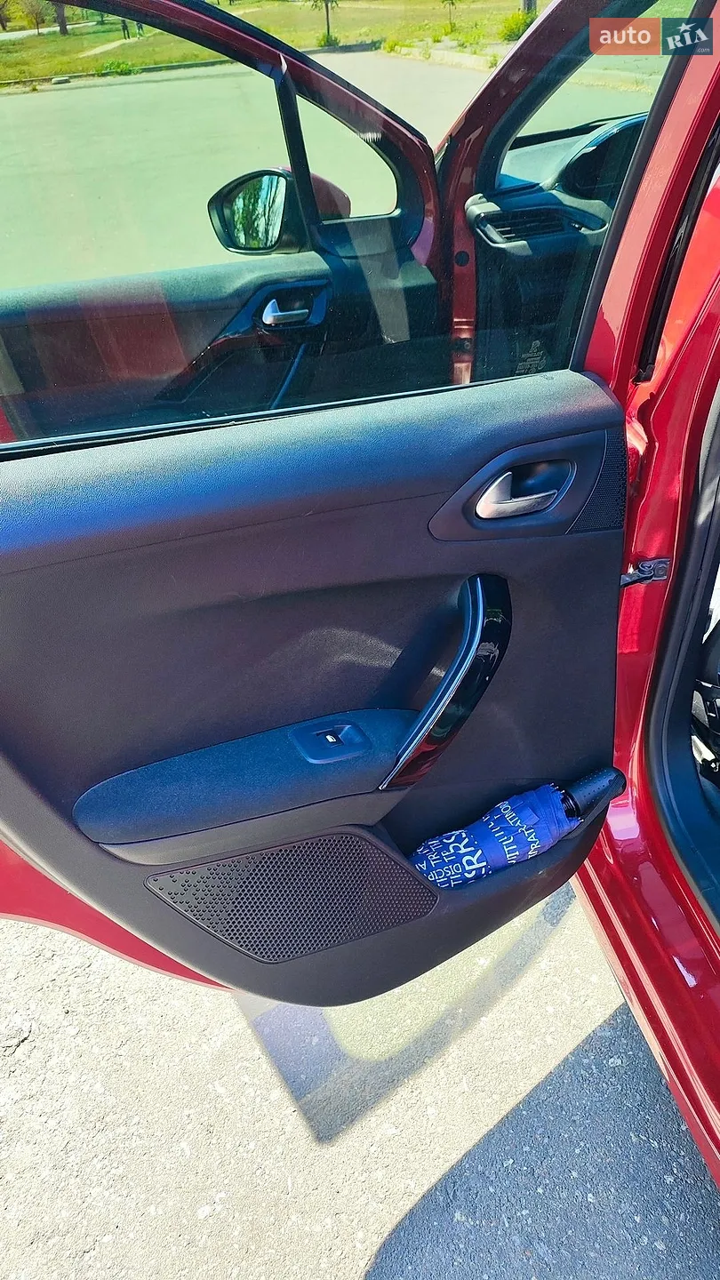 2013 Peugeot 208 - мініатюра 13