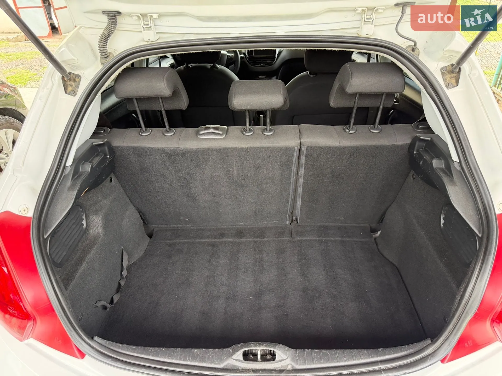 2012 Peugeot 208 - мініатюра 18