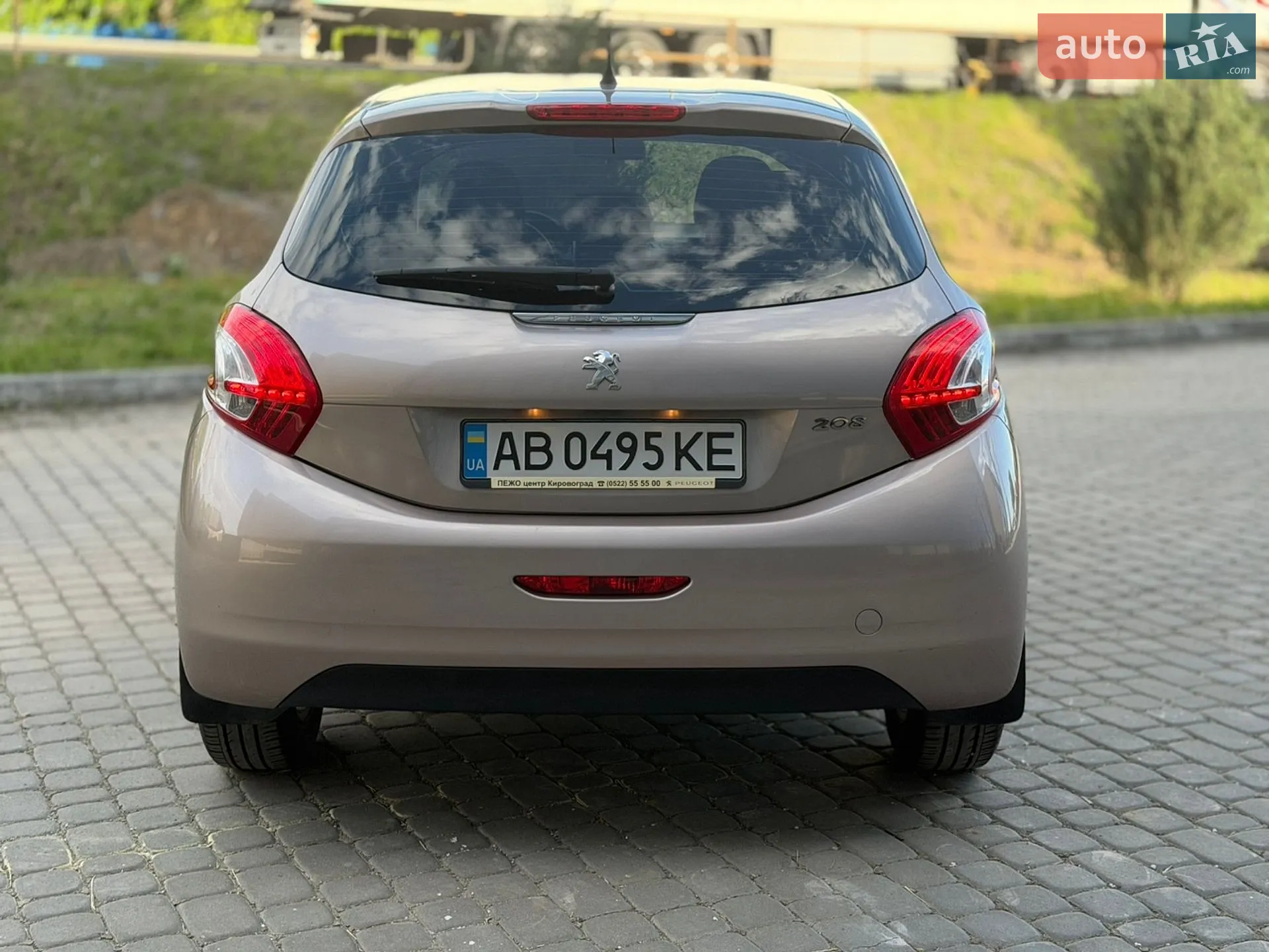2013 Peugeot 208 - мініатюра 10