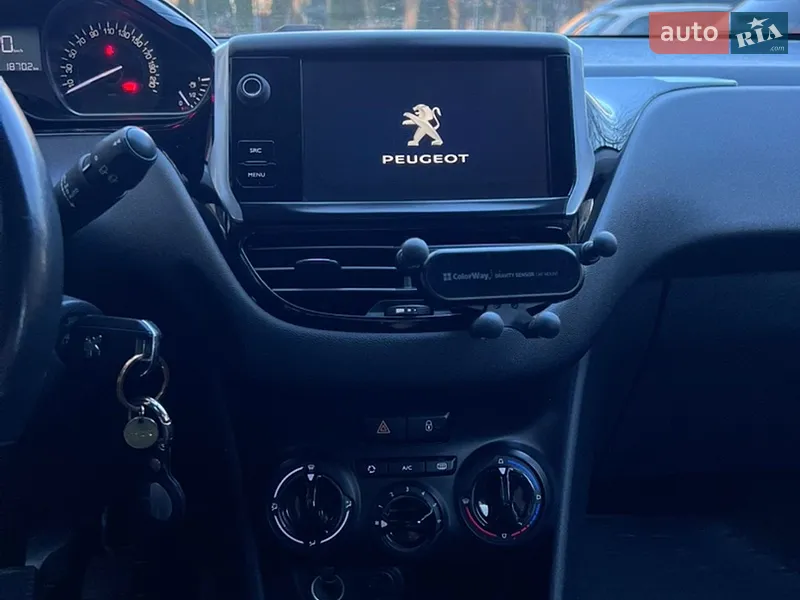 Peugeot 208 2016 VIN VF3CCHMZ0GT088931 фото оголошення 12 з 50
