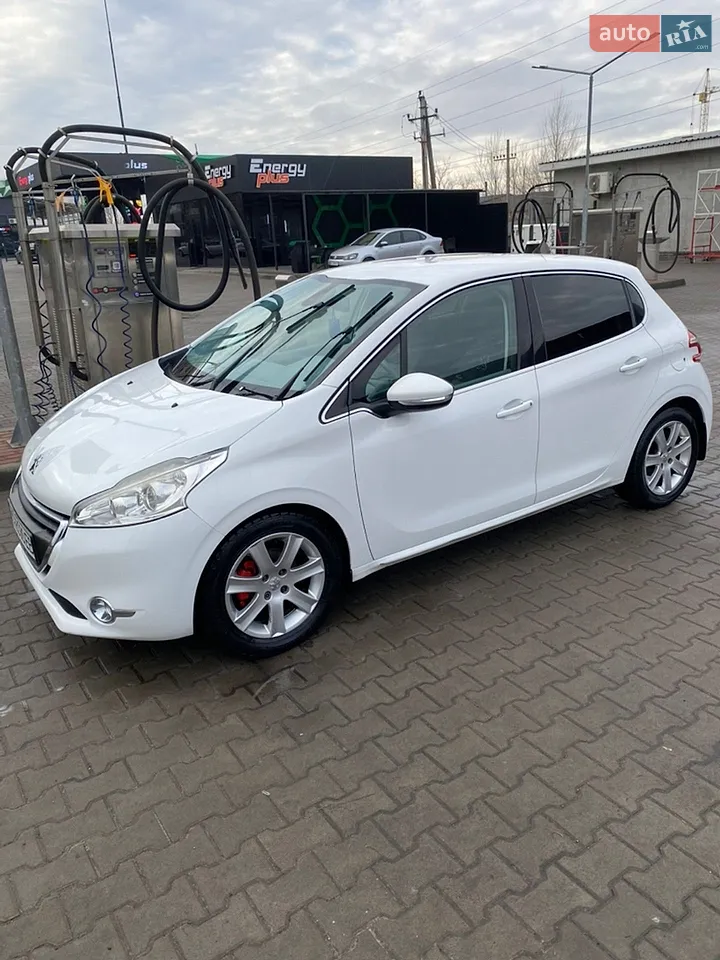2014 Peugeot 208 - мініатюра 19
