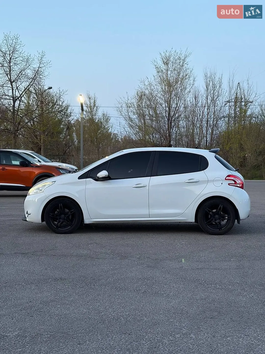 2013 Peugeot 208 - мініатюра 3