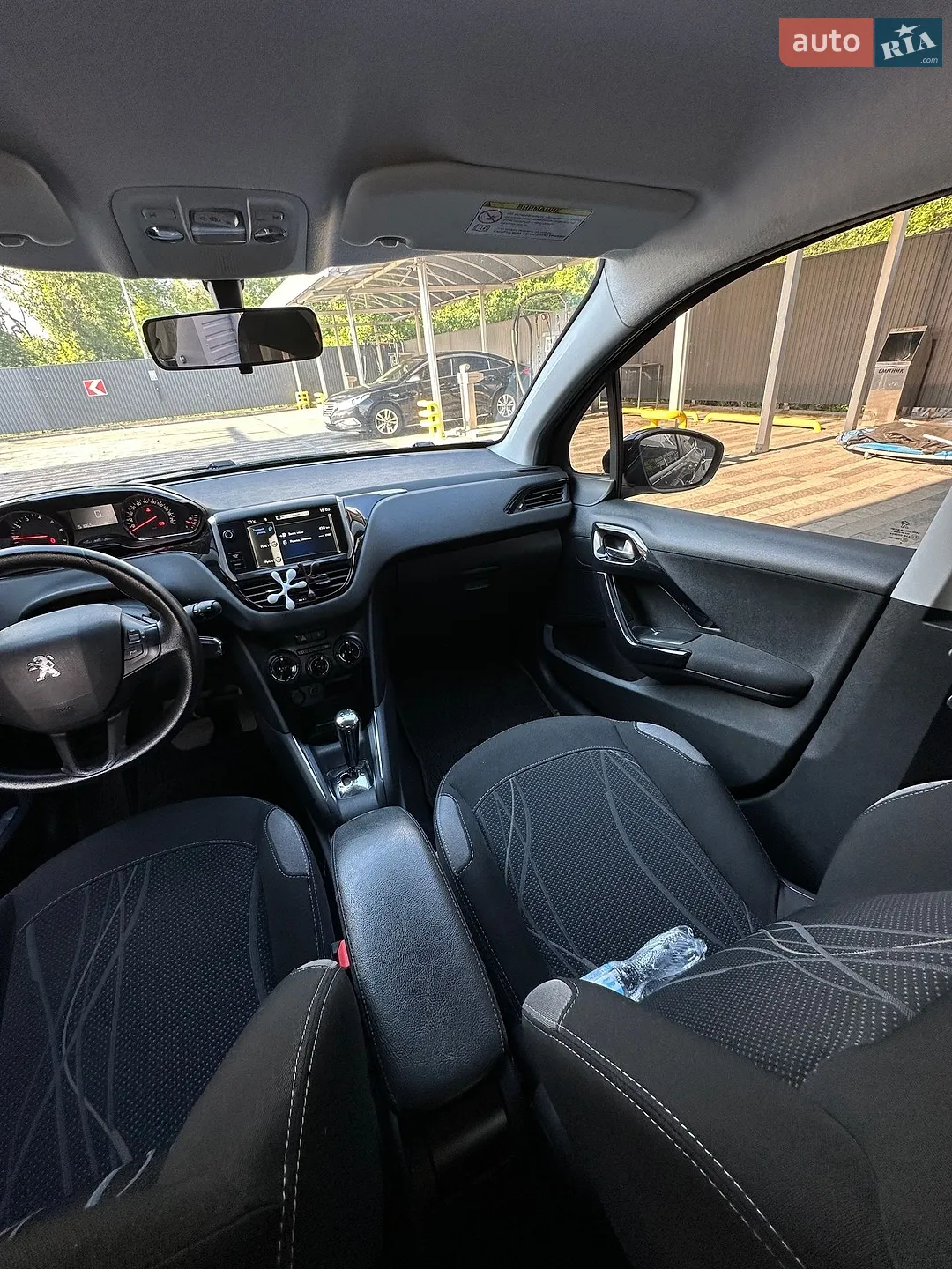 2014 Peugeot 208 - мініатюра 10