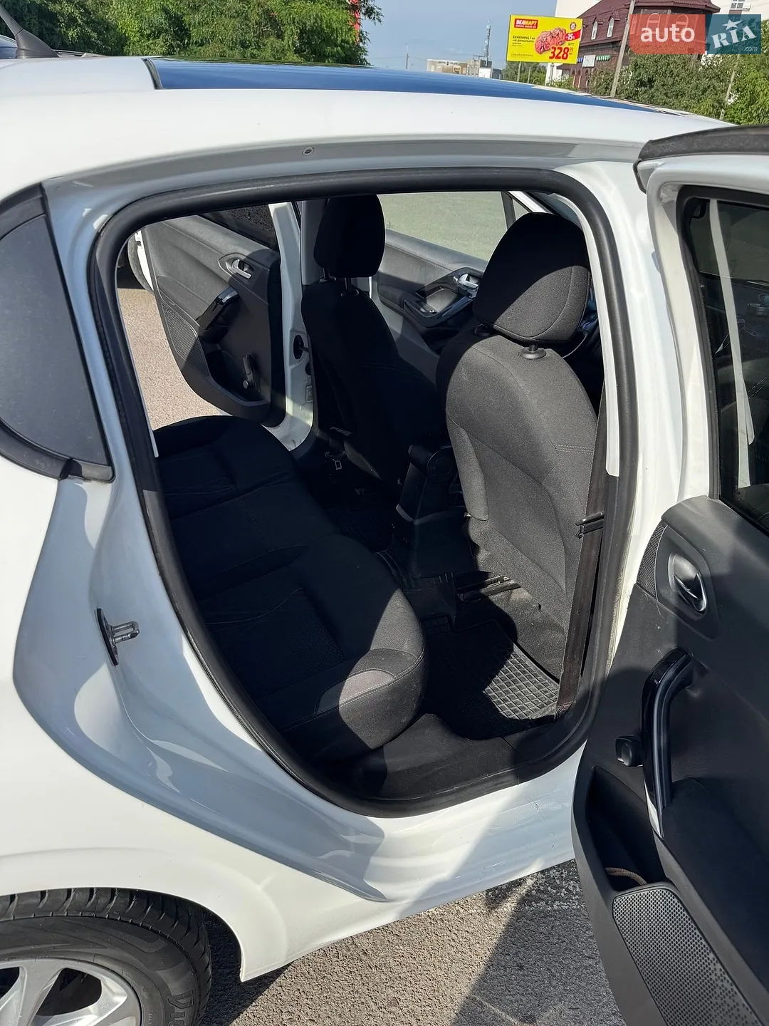 2012 Peugeot 208 - мініатюра 11
