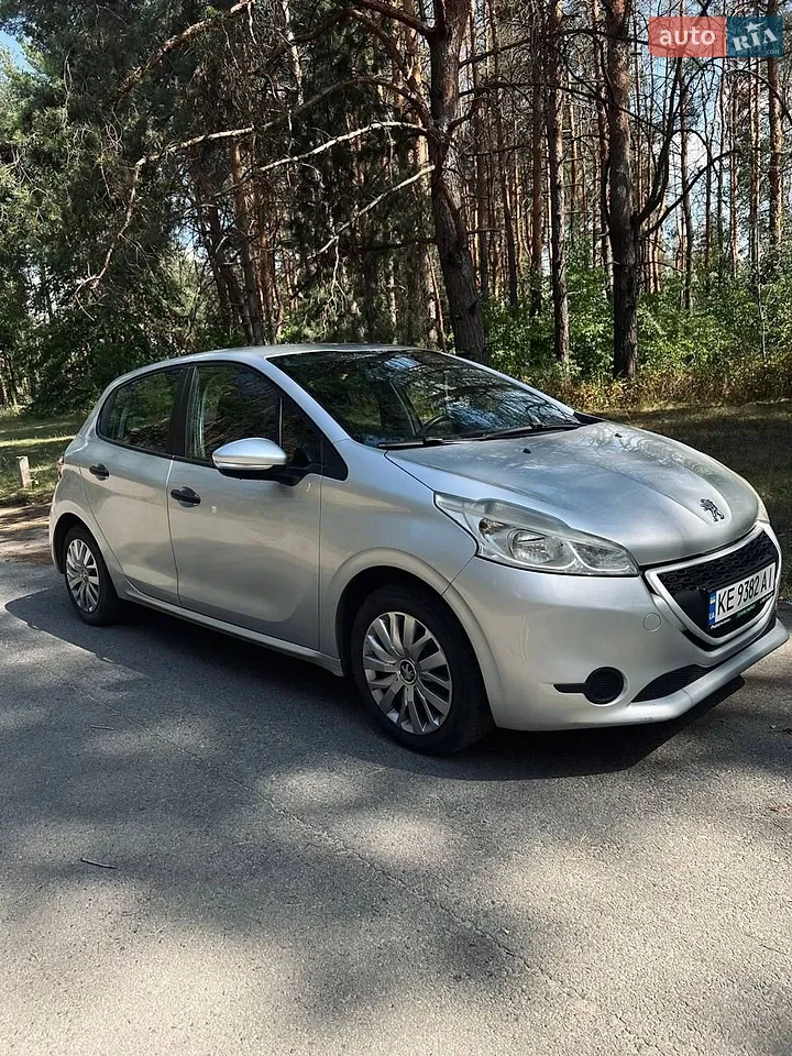 2013 Peugeot 208 - мініатюра 11