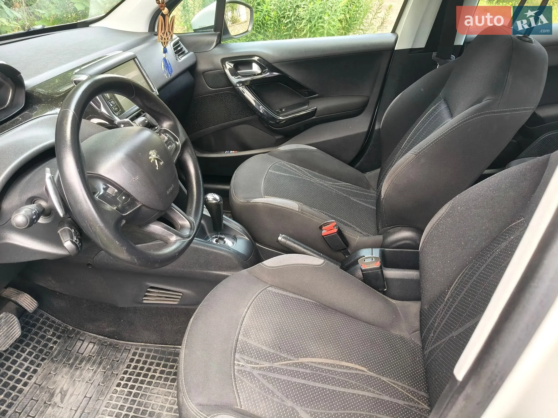 2012 Peugeot 208 - мініатюра 17