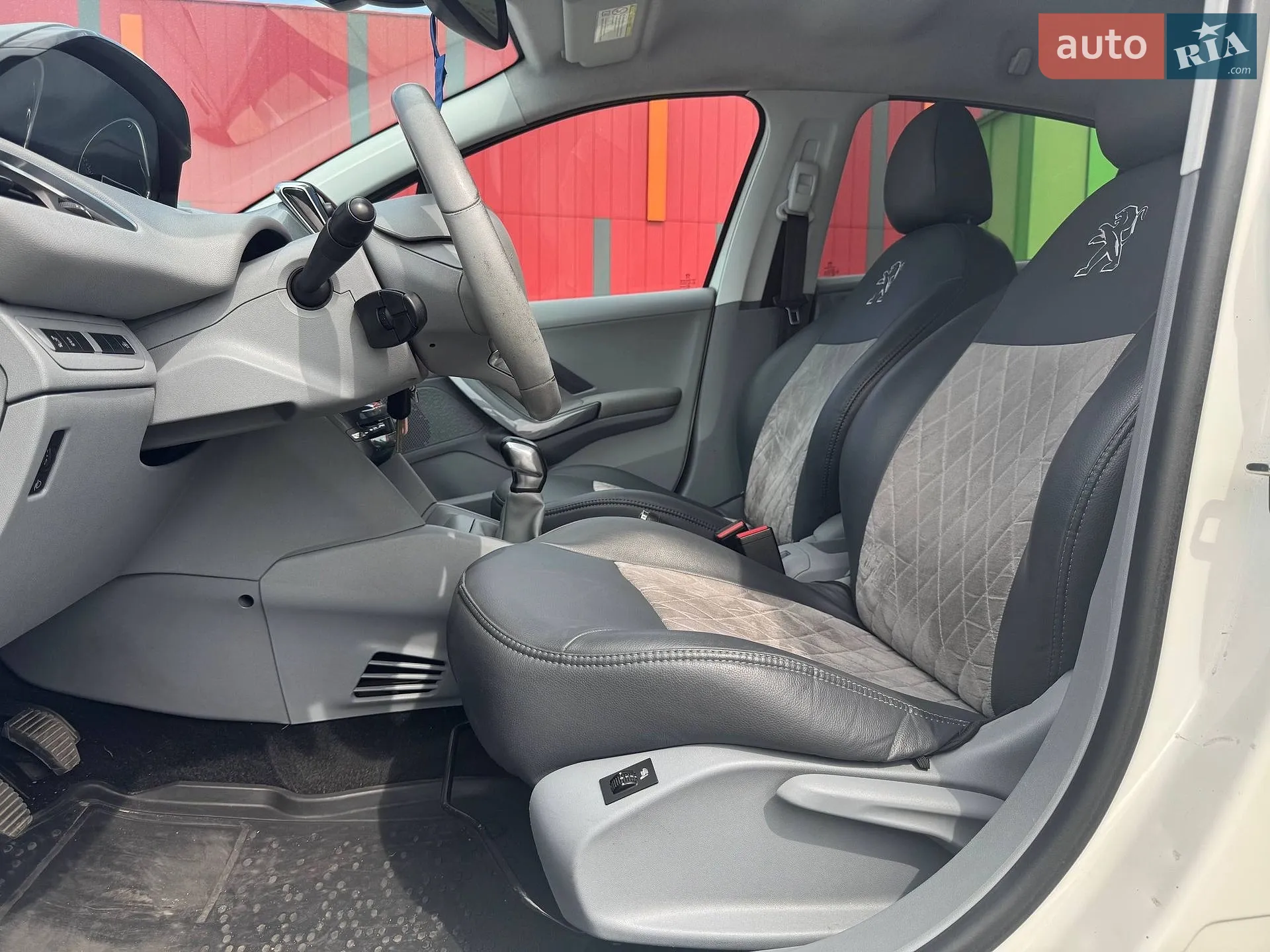 2013 Peugeot 208 - мініатюра 10