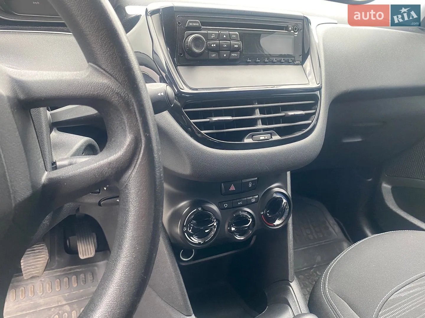 2013 Peugeot 208 - мініатюра 17