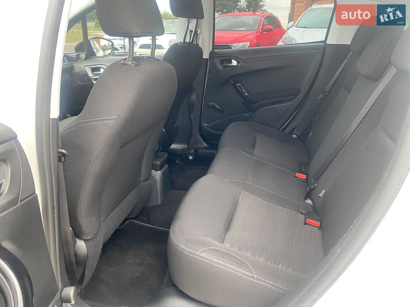 2013 Peugeot 208 - мініатюра 26