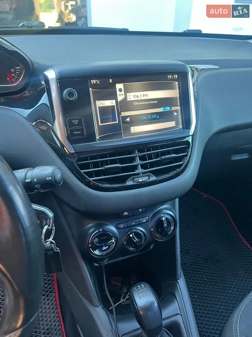 2013 Peugeot 208 - мініатюра 8