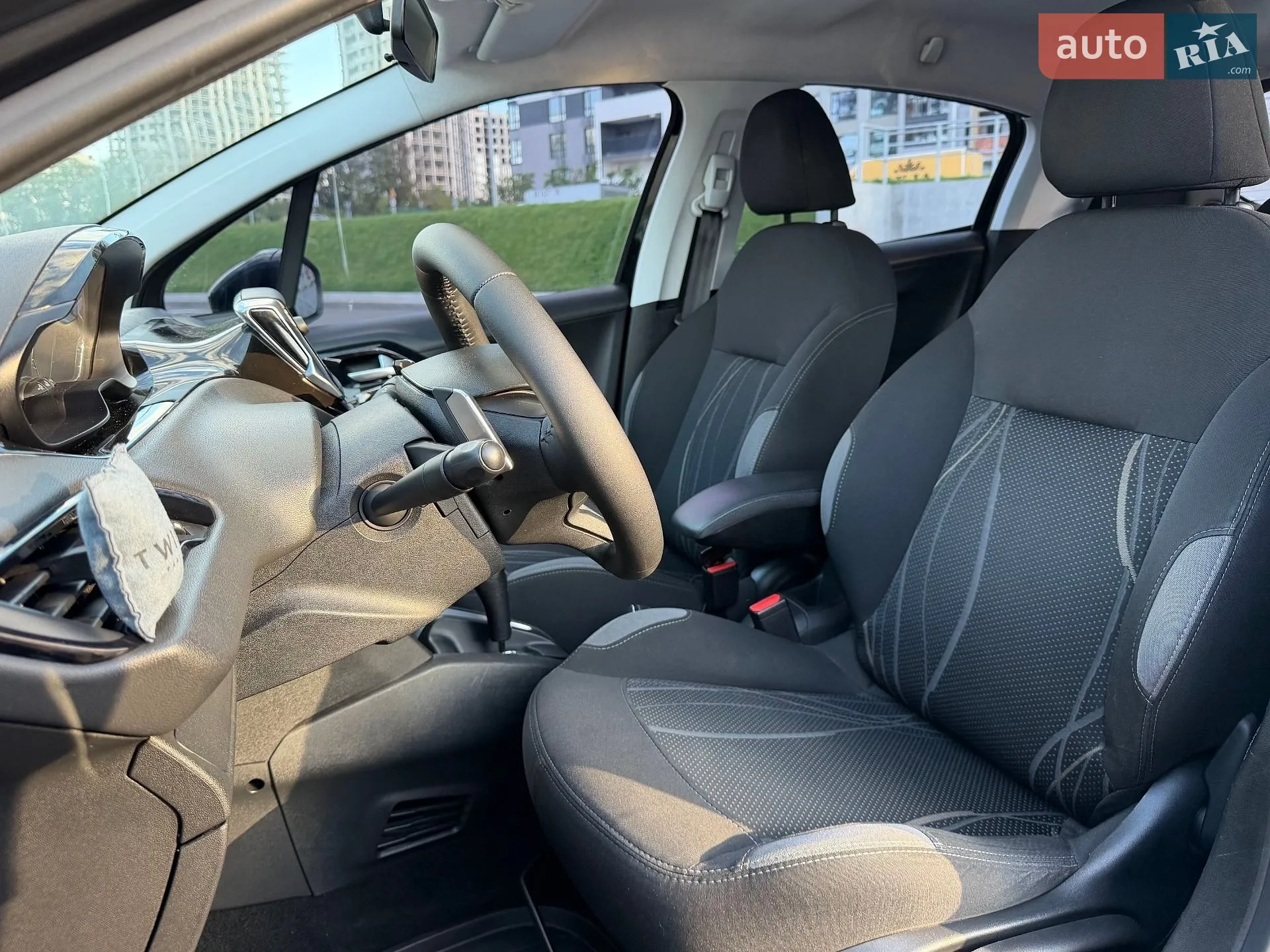 2014 Peugeot 208 - мініатюра 30