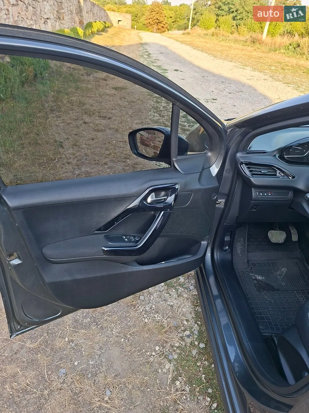 2012 Peugeot 208 - мініатюра 13