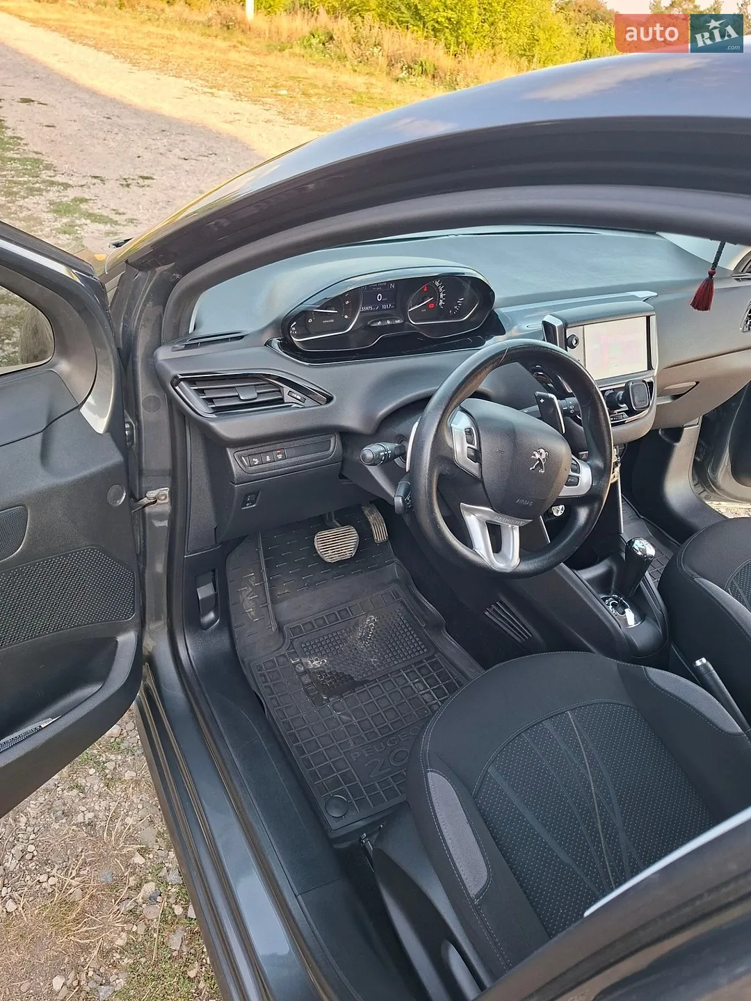 2012 Peugeot 208 - мініатюра 18