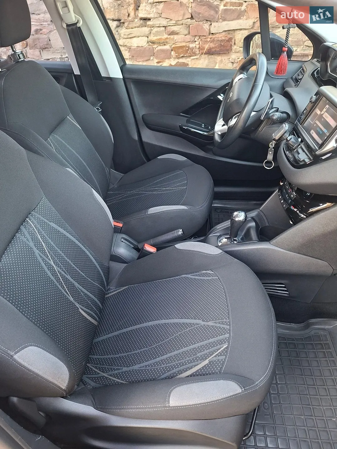 2012 Peugeot 208 - мініатюра 24