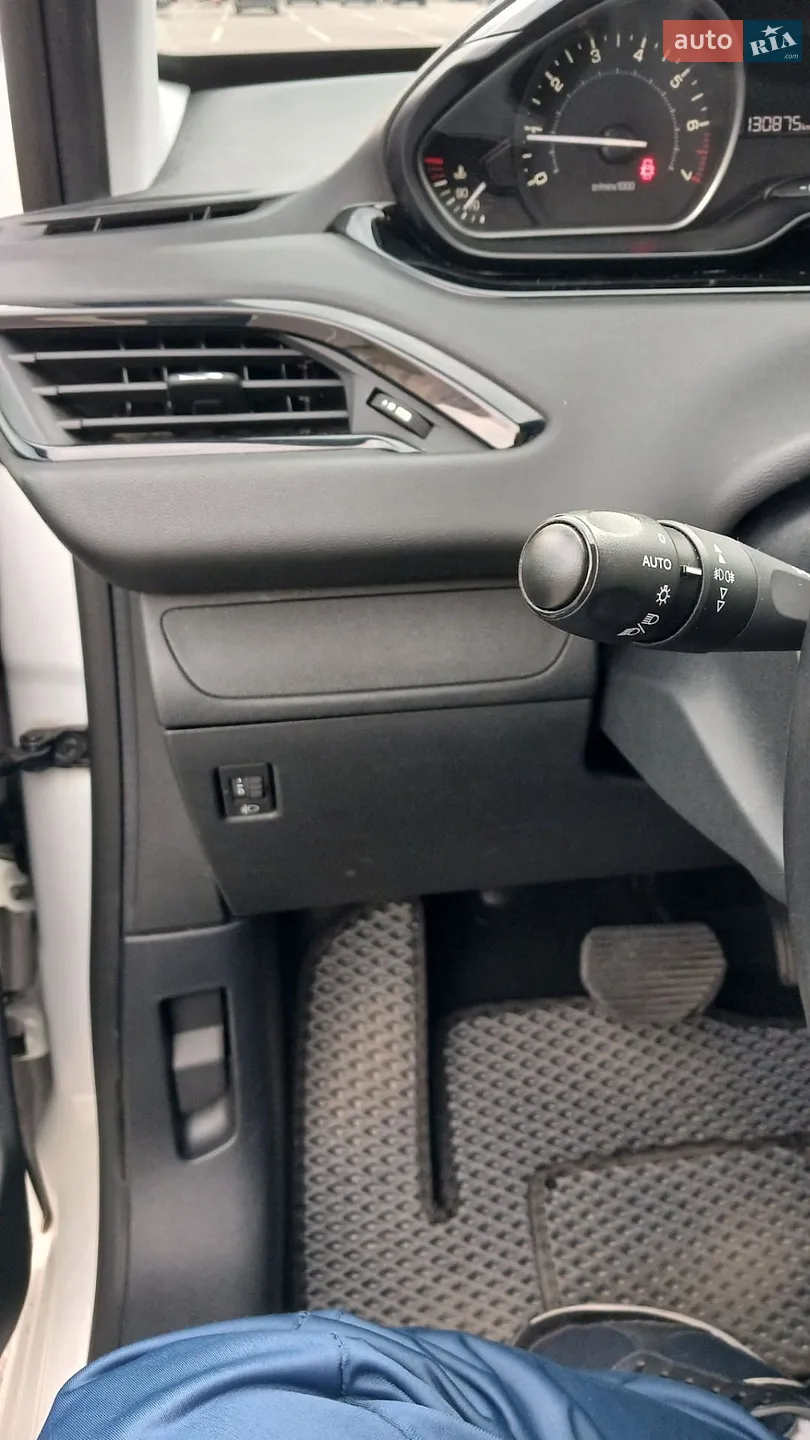 2017 Peugeot 208 - мініатюра 18