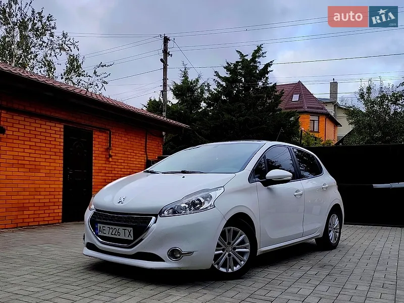 Peugeot 208