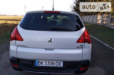 Внедорожник / Кроссовер Peugeot 3008 2013 в Ровно