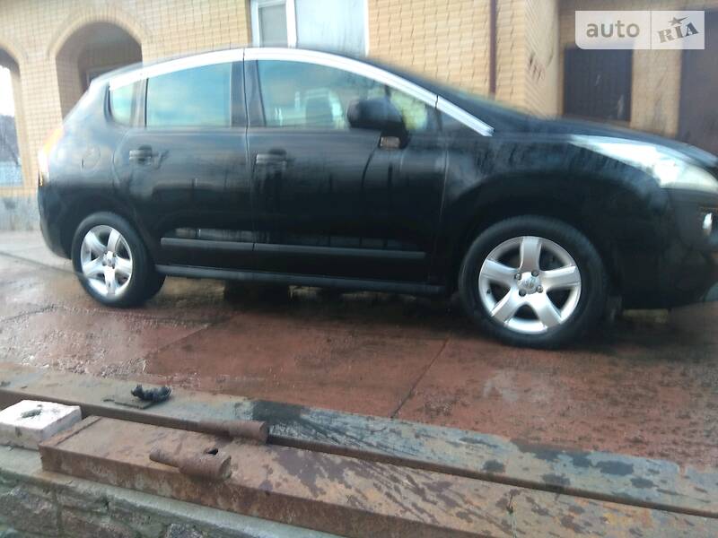 Позашляховик / Кросовер Peugeot 3008 2010 в Умані