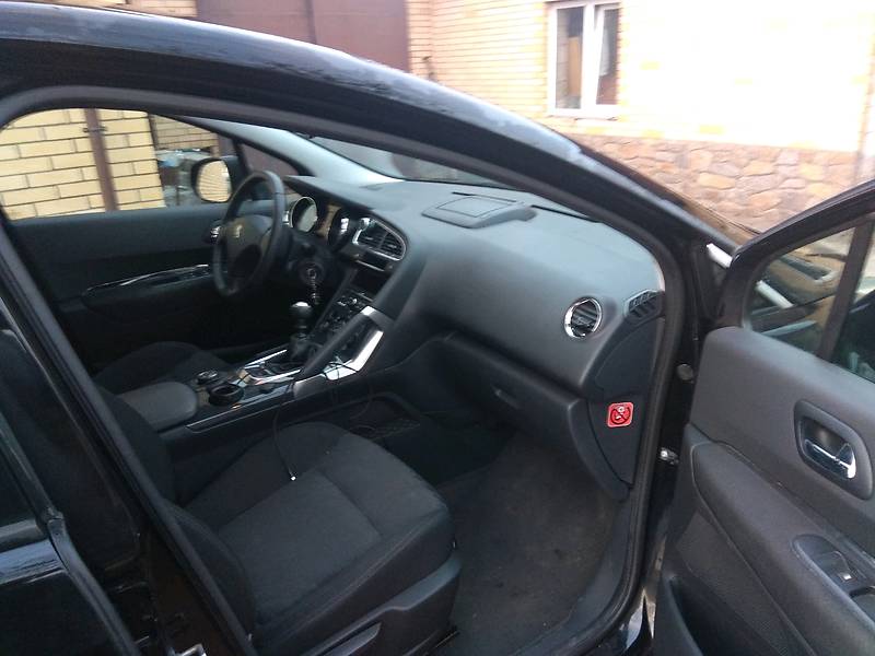 Позашляховик / Кросовер Peugeot 3008 2010 в Умані