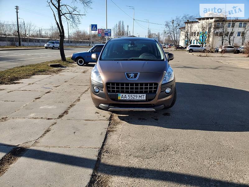 Позашляховик / Кросовер Peugeot 3008 2013 в Києві