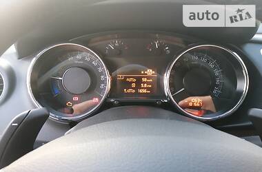 Позашляховик / Кросовер Peugeot 3008 2013 в 