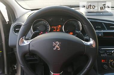Позашляховик / Кросовер Peugeot 3008 2013 в 