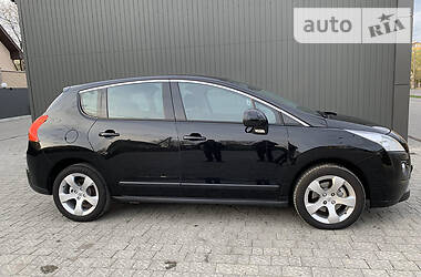 Позашляховик / Кросовер Peugeot 3008 2010 в 