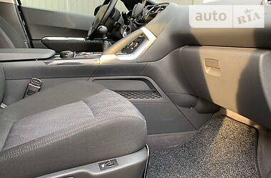 Позашляховик / Кросовер Peugeot 3008 2010 в 