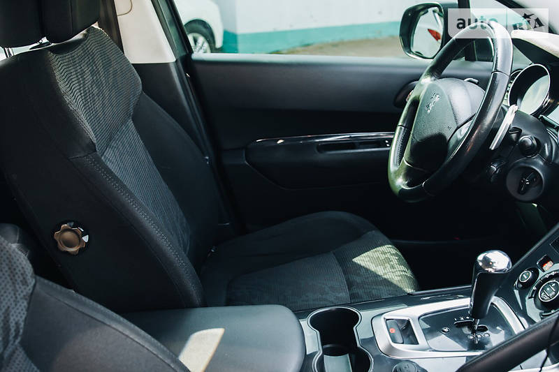 Внедорожник / Кроссовер Peugeot 3008 2011 в Новой Каховке