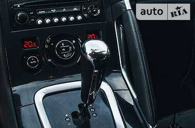 Позашляховик / Кросовер Peugeot 3008 2011 в 