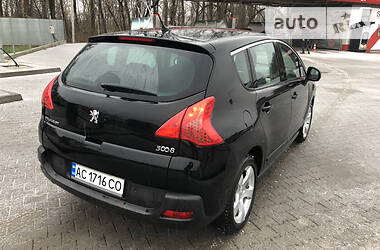 Универсал Peugeot 3008 2010 в Луцке