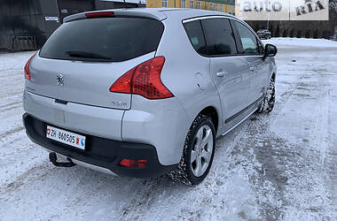 Позашляховик / Кросовер Peugeot 3008 2013 в Рівному