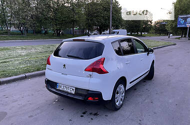 Универсал Peugeot 3008 2011 в Ровно