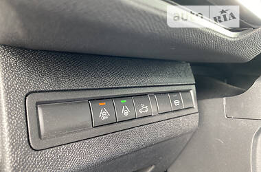 Позашляховик / Кросовер Peugeot 3008 2022 в 