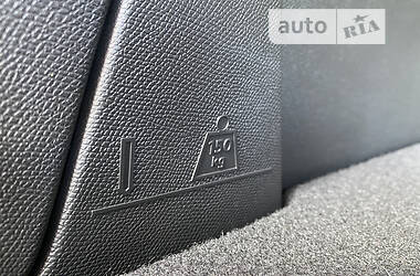 Позашляховик / Кросовер Peugeot 3008 2022 в 