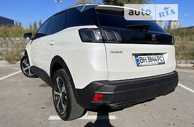 Универсал Peugeot 3008 2021 в 