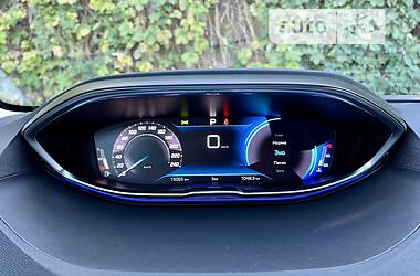 Универсал Peugeot 3008 2021 в 