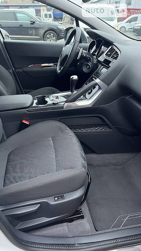 Універсал Peugeot 3008 2013 в Луцьку