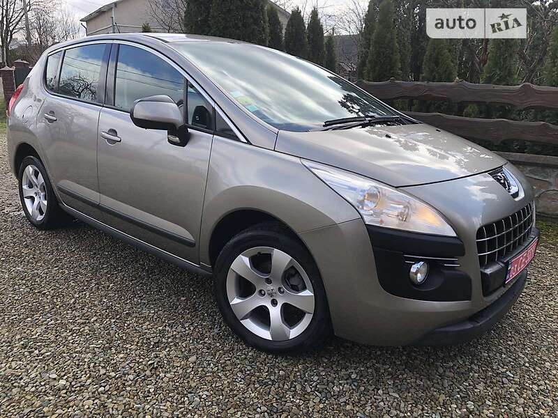 Мінівен Peugeot 3008 2012 в 